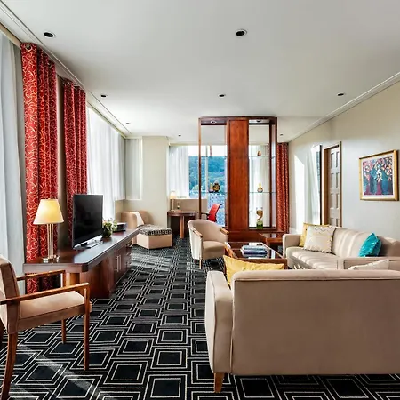 Sofitel Montreal Golden Mile Hotel Exterior photo