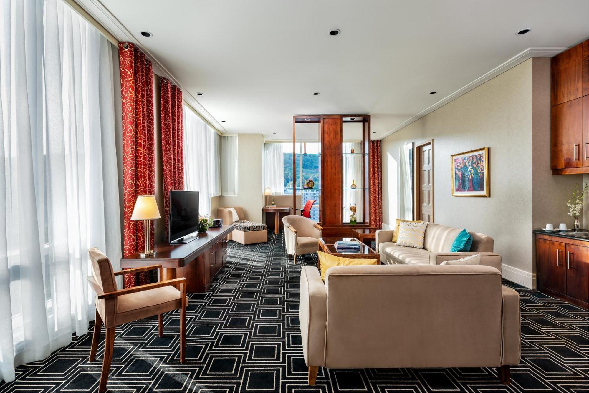 Sofitel Golden Mile Hotel